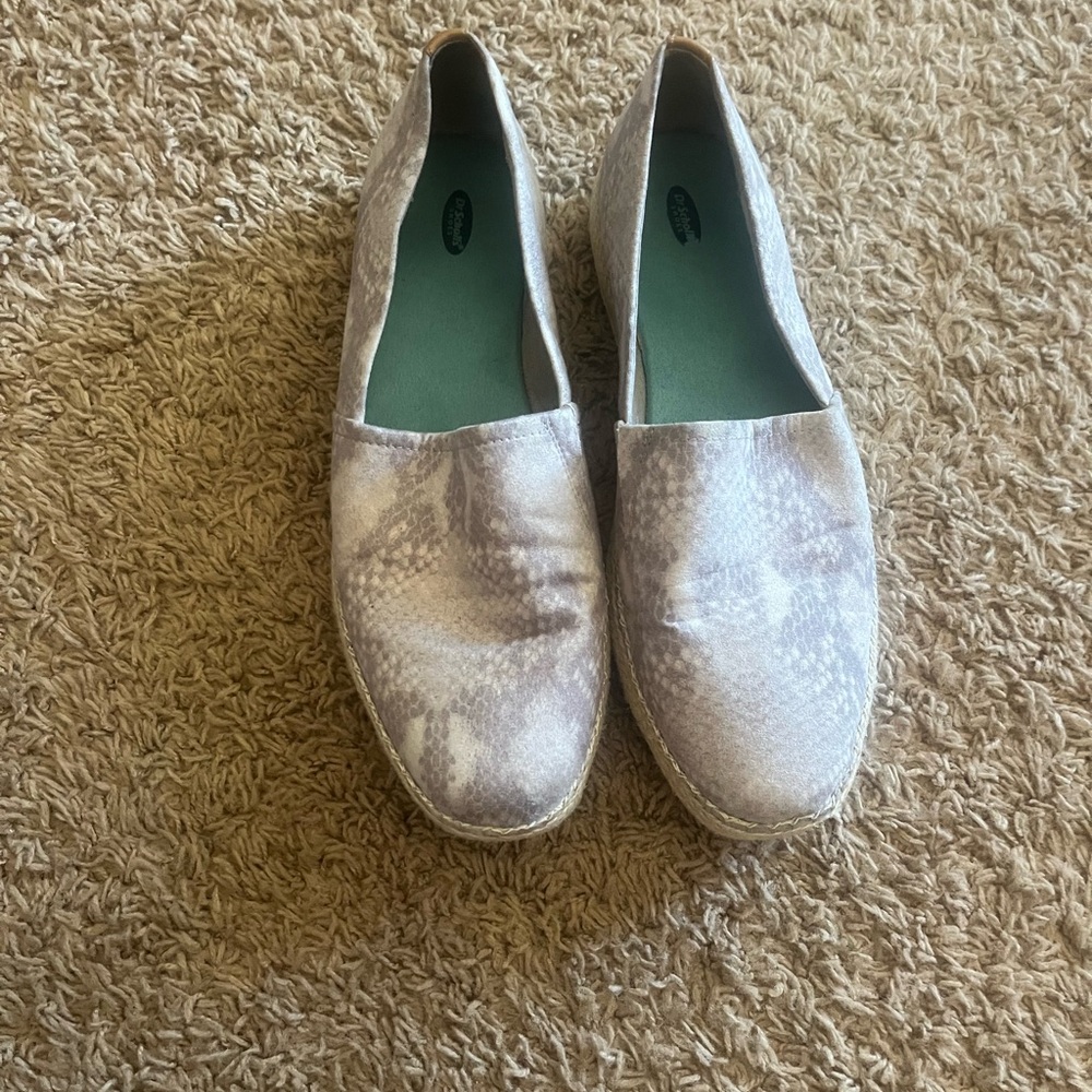Dr. Scholls, summer loafer, gray suede snake skin, size 10